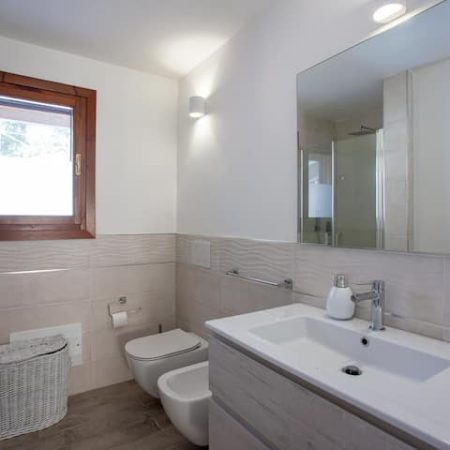 387ec097-8b65-494f-a760-0084b2323512