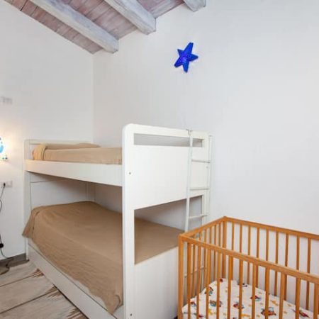 5f9653ec-4229-46d5-af2f-36996741895b