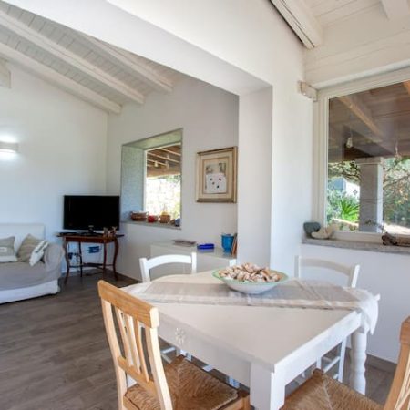 e2ad9603-2057-4a83-a26b-6148d90228b3