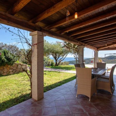 f379a266-5209-4f64-81d8-3781ad2f0922